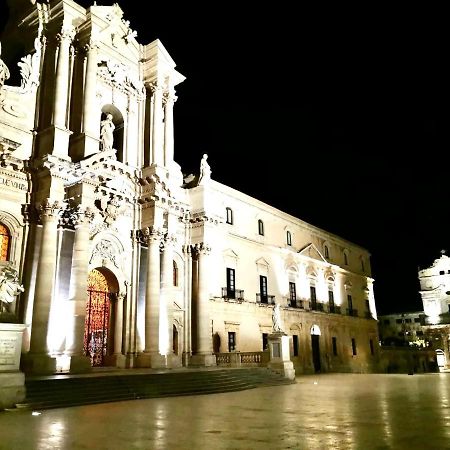 Movie Suite Ortigia Сиракуза Екстериор снимка