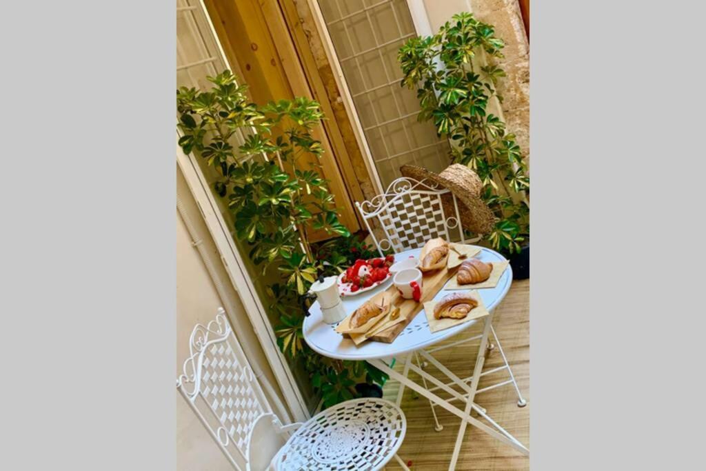 Movie Suite Ortigia Сиракуза Екстериор снимка
